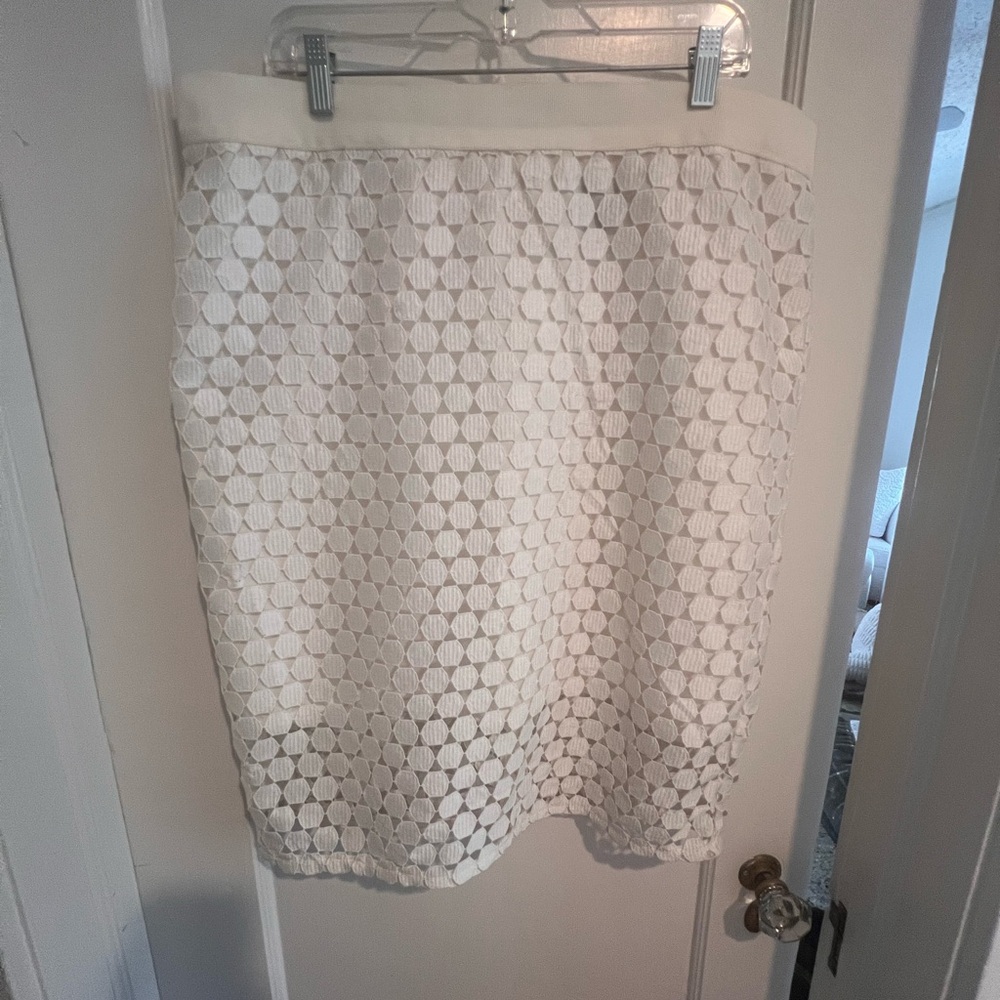 Ann Taylor White Pencil Skirt